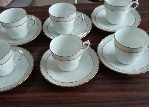 Set tazze piattini - e,