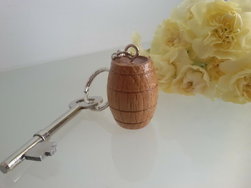 Wooden barrel shaped keyring - barrel,