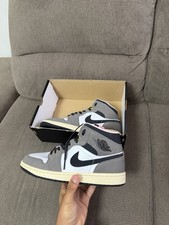 nike air jordan 1 mid