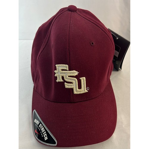 Cappello nuovo con etichette