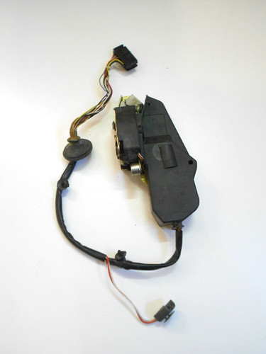 Attuatore serratura porta