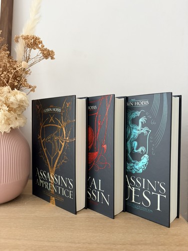 The farseer trilogy robin - farseer, trilogy,