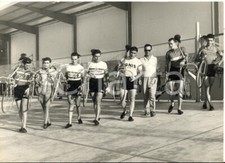 1955 ca CICLISMO PADOVA Pistard azzurrabili in raduno al velodromo - Foto 18x13