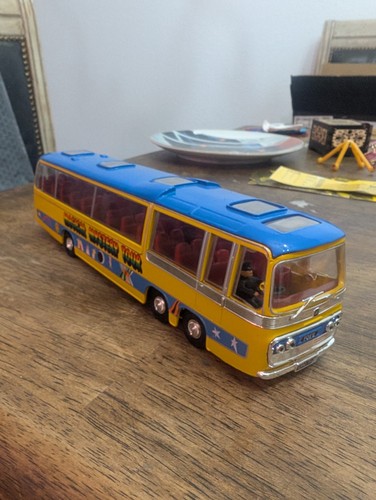 Corgi bedford val magical - val,