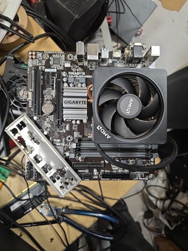 Scheda madre gigabyte - scheda,