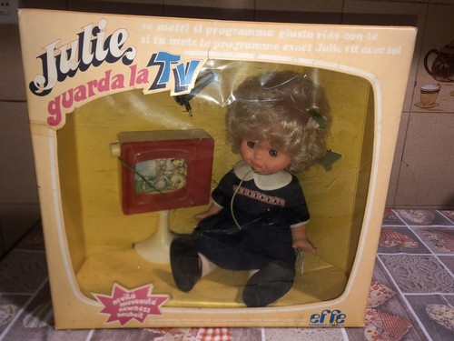 Julie guarda effe - guarda, tv