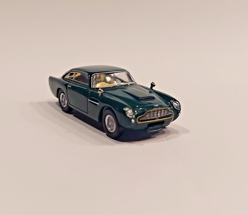 Brekina 15231 aston - brekina, martin