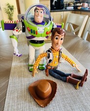Personaggi Toy Story Woody & Buzz Lightyear - con luci e suoni (Buzz) funzionanti