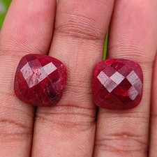 Coppia di pietre preziose