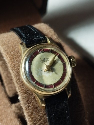 Montre swiss made femme