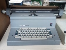 Macchina da scrivere Olivetti
