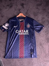 Size M Nike Paris