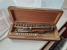 Strumento lucidatrice lancette