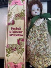 Bambola da collezione in porcellana con scatola – vestito floreale vintage