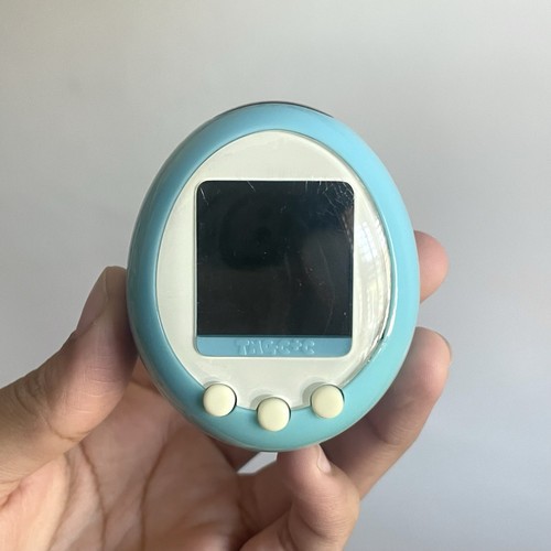 Tamagotchi plus color - tamagotchi,