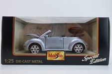 Maisto 1:25 Diecast Light Blue