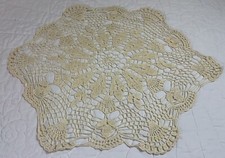 Centrino vintage all'uncinetto