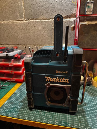Makita dmr108 radio - dmr108,