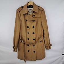 Cappotto Burberry colore beige