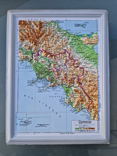 Carta geografica rilievo - in,