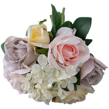 Bouquet di fiori artificiali