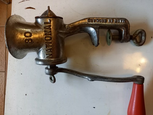 Antico tritacarne vintage