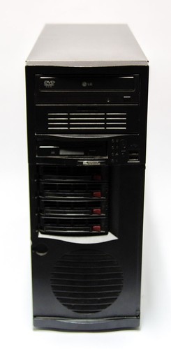 Supermicro server tower - server, nero