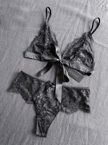 Reggiseno nuovo con etichette