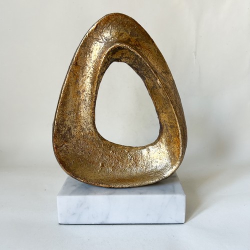 Scultura astratta modernista