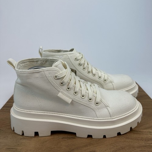 Stivali sneakers stringati