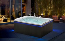 MINIPISCINA IDROMASSAGGIO 4POSTI 190X135 -31 IDROGETTI RISCALDATA LED  BLUETOOTH