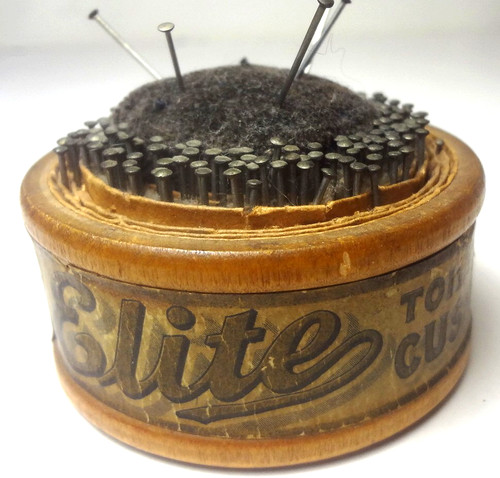 Antico cuscino spilla - wc, elite