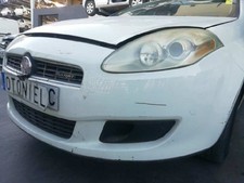 735443850 FRONT BUMPER / WHITE
