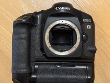 Canon EOS-1V HS con Booster PB-E2