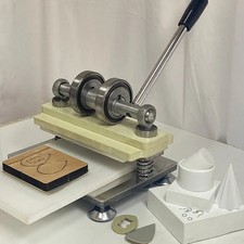 Piccola fustellatrice manuale