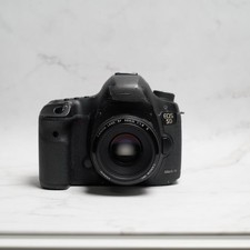 Canon EOS 5D Mark III body