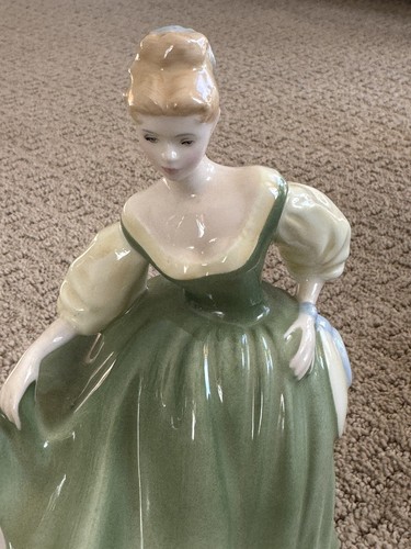 Figurina royal doulton fair - figurina,