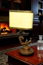 Antica lampada lucerna ad una fiamma in bronzo/ottone e legno h.45,5cm