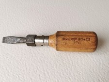 Cacciavite USAG n°332 presente nel kit attrezzi Piaggio VESPA FARO BASSO MOD. 53