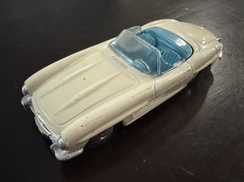 Corgi toys mercedes benz 300 - toys,