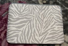 Custodia protettiva per laptop WINX 15” x 11” stampa zebrata