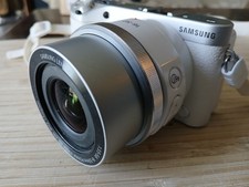 Samsung NX500 con obiettivo