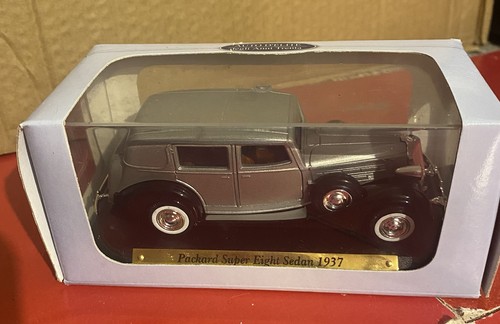 Die cast packard super - 1:43,