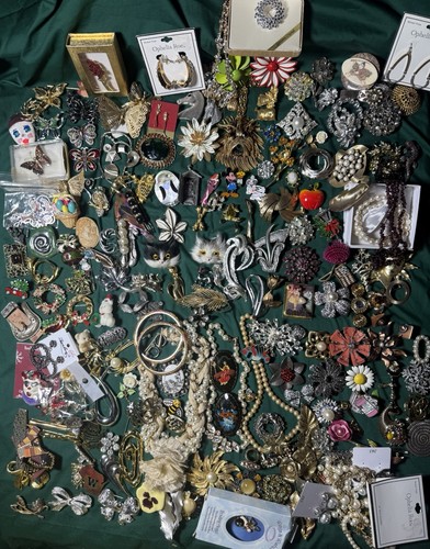 Lotto collana spilla