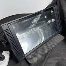Showtec Titan 1500W DMX strobo