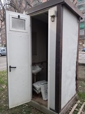 bagno da cantiere nuovo mai usato . Wc con sedile e lavandino.mai utilizzato.