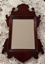 Specchio da parete vintage Chippendale in mogano 19" x 12" pezzo d'accento - pronto da appendere!