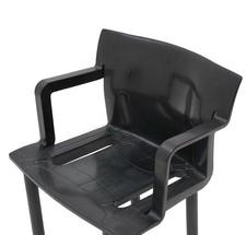 7 Chaises 4870 design par Anna