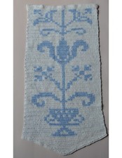 TENDINA  REALIZZATA A MANO AD UNCINETTO 70x75 cm ca.