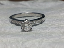 ANELLO SOLITARIO SGRIFFATO ORO
